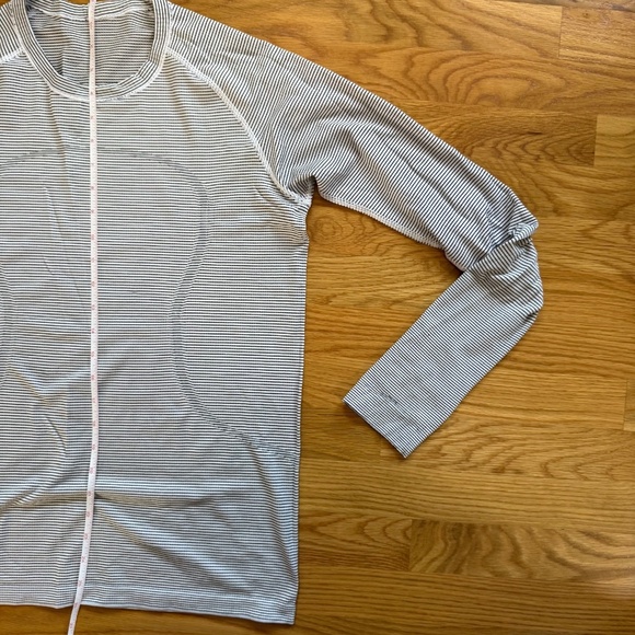 Lululemon Run Swiftly Tech Long Sleeve Crew Stripe Black White - 12 - Picture 12 of 14